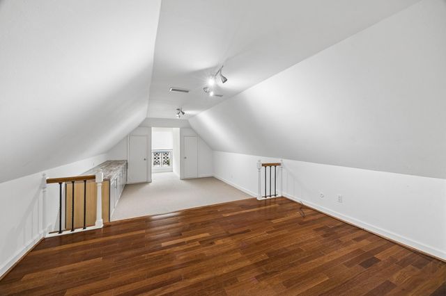 9517 Bayou Brook Street, Houston, TX 77063