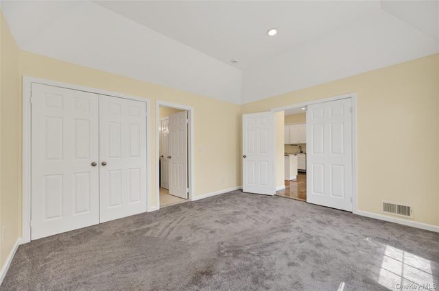 215 Summit Way, Syosset, NY 11791