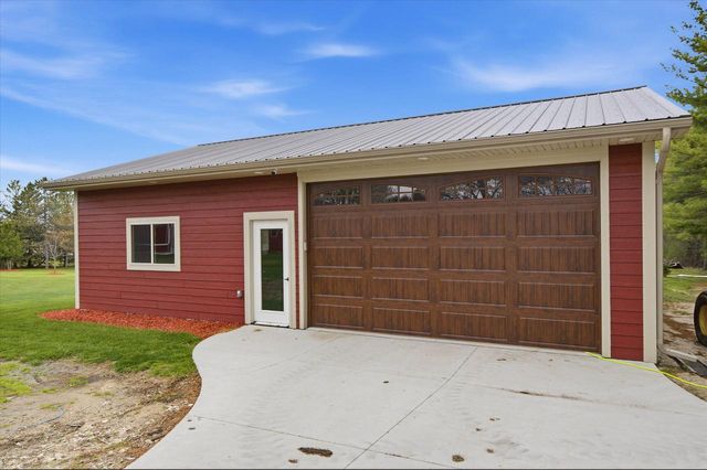 890 County Highway H, Kewaskum, WI 53040