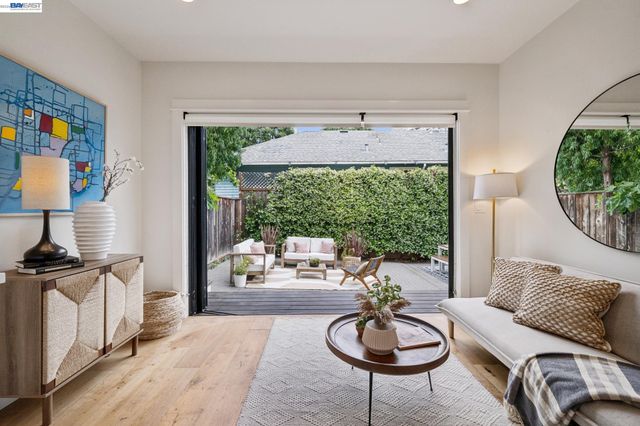 82 MONTELL STREET, Oakland, CA 94611