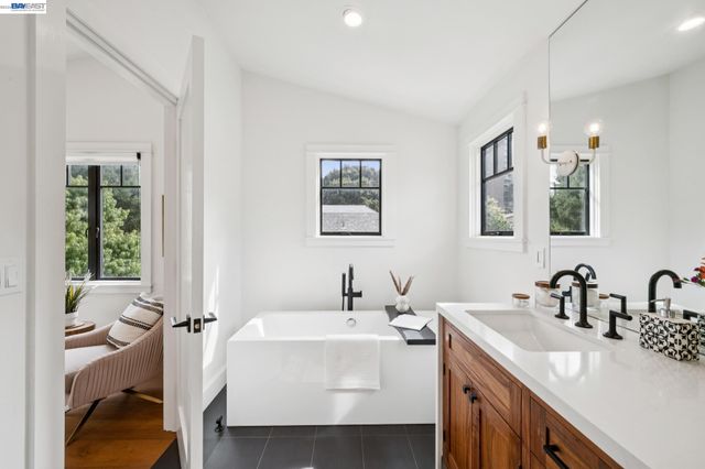 82 MONTELL STREET, Oakland, CA 94611