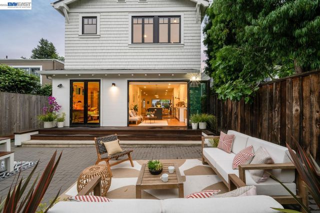 82 MONTELL STREET, Oakland, CA 94611