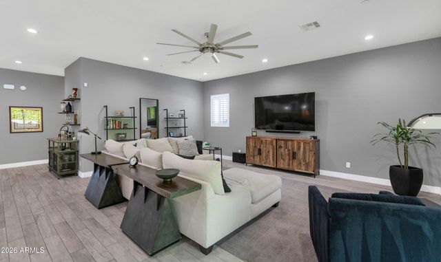 6720 E 3rd Street, Scottsdale, AZ 85251