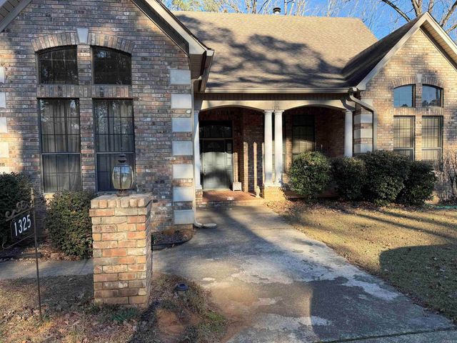1325 Ridgeview, Camden, AR 71701