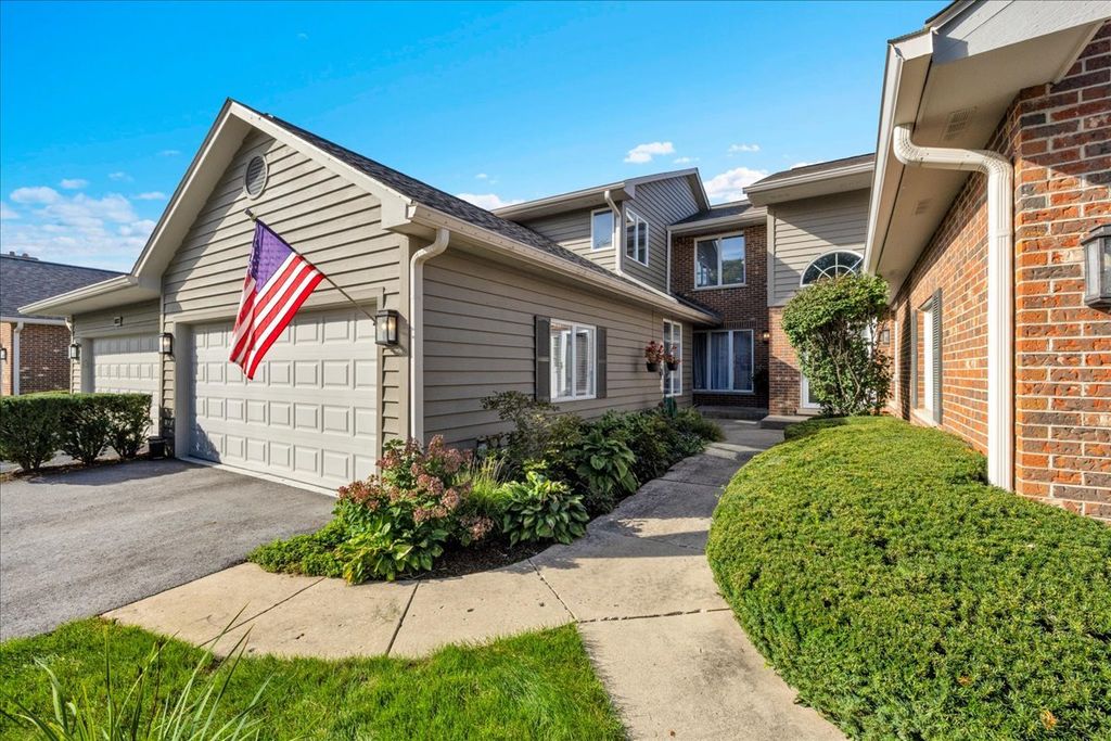 885 Saddlewood Drive, Glen Ellyn, IL 60137 — photo 2