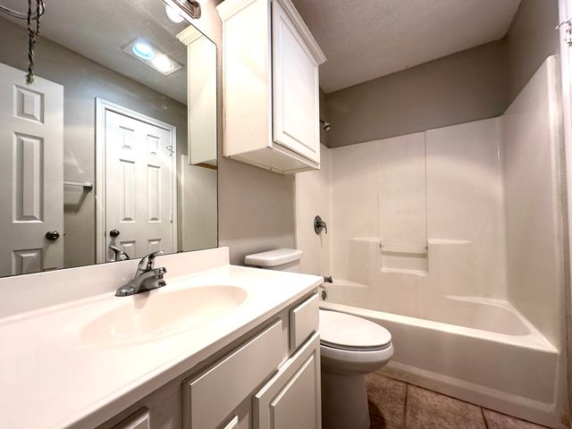 615 N Elkhart Avenue, Lubbock, TX 79416