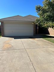 615 N Elkhart Avenue, Lubbock, TX 79416