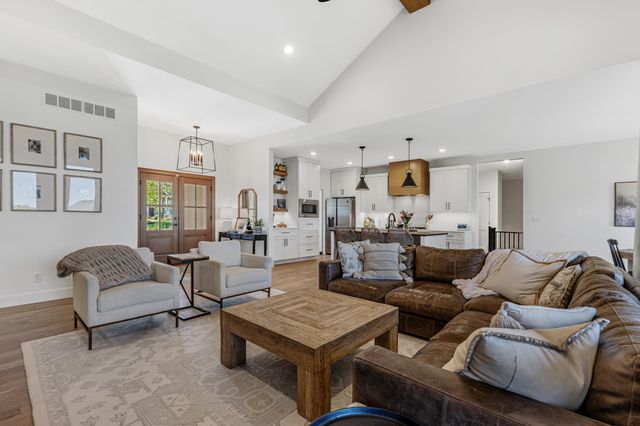 7207 RUDCHESTER CT, Columbia, MO 65203