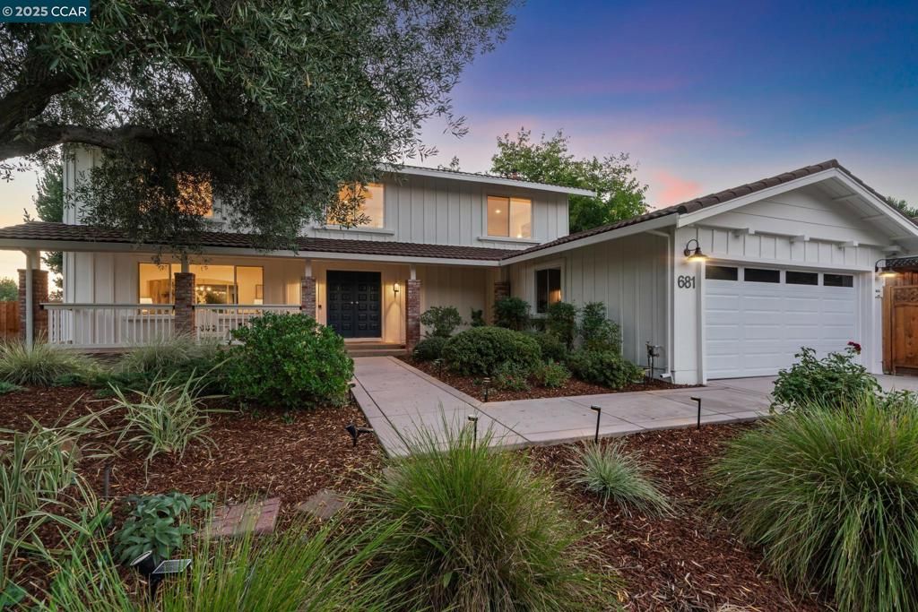 681 Rock Oak Rd, Walnut Creek, CA 94598