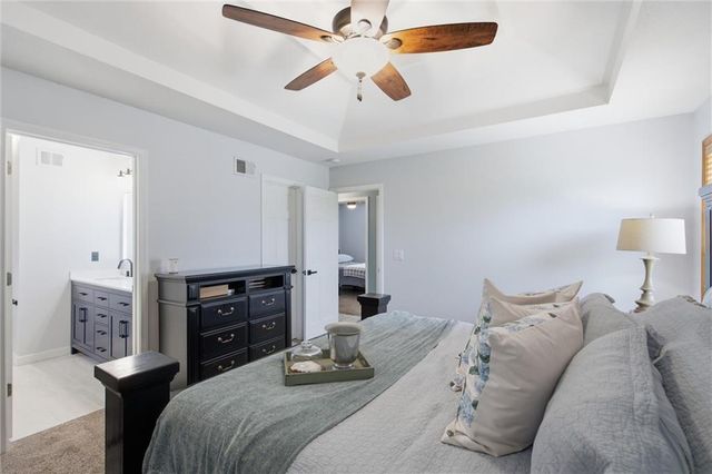 1400 Aspen Drive, Greenwood, MO 64034