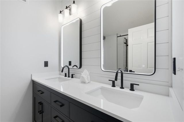 1400 Aspen Drive, Greenwood, MO 64034