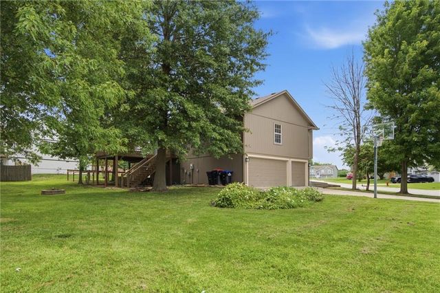 1400 Aspen Drive, Greenwood, MO 64034