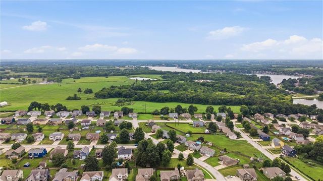 1400 Aspen Drive, Greenwood, MO 64034