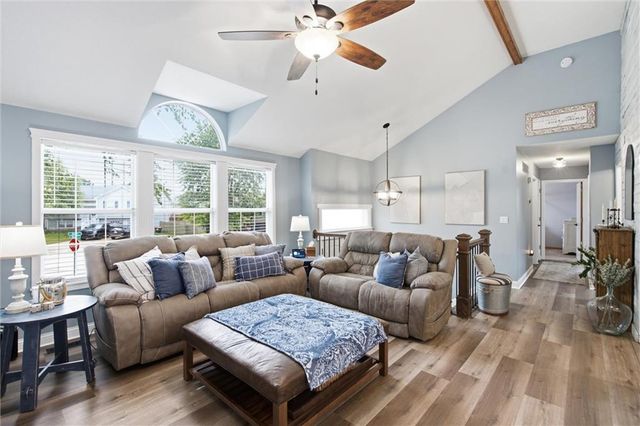 1400 Aspen Drive, Greenwood, MO 64034