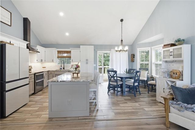 1400 Aspen Drive, Greenwood, MO 64034