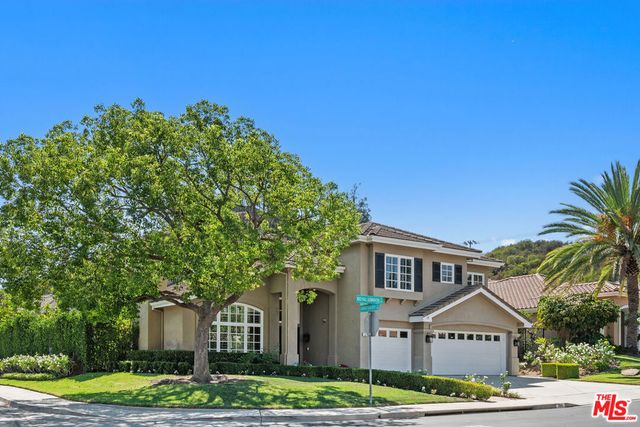 186 Royal London Court, Lake Sherwood, CA 91361