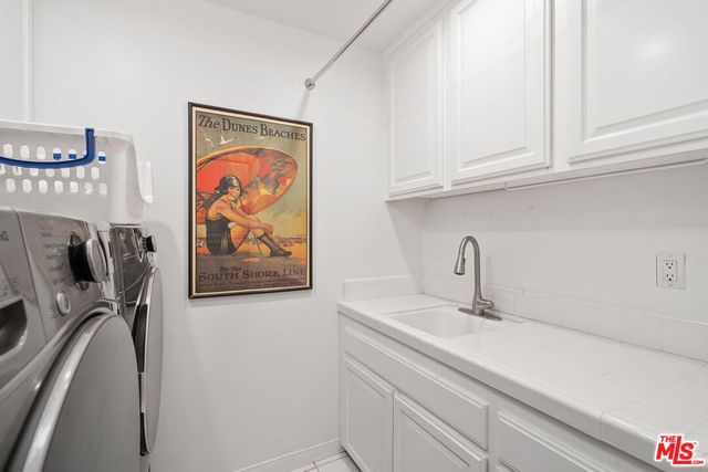 186 Royal London Court, Lake Sherwood, CA 91361