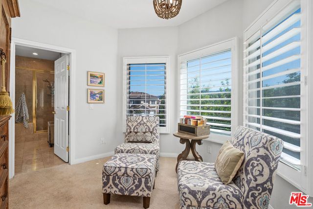 186 Royal London Court, Lake Sherwood, CA 91361