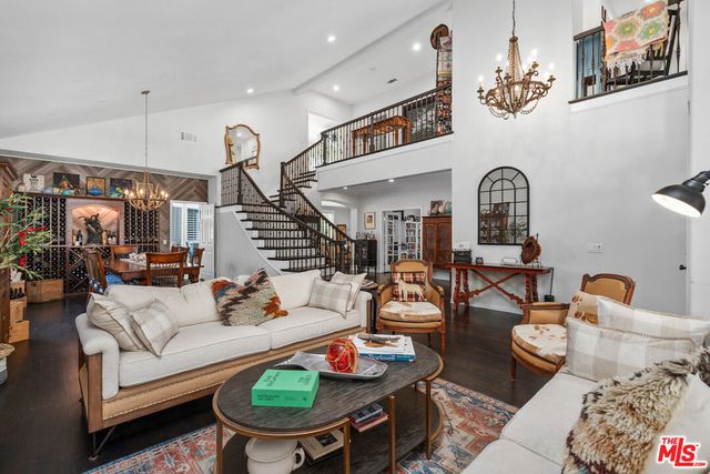 186 Royal London Court, Lake Sherwood, CA 91361