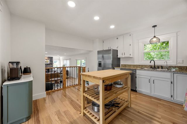 6917 Chelsea Drive NE, Cedar Rapids, IA 52402