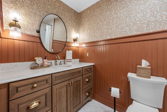 6917 Chelsea Drive NE, Cedar Rapids, IA 52402