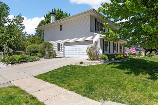 6917 Chelsea Drive NE, Cedar Rapids, IA 52402