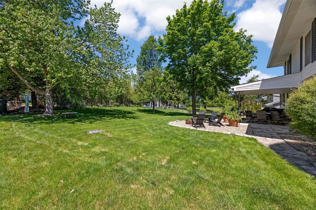 6917 Chelsea Drive NE, Cedar Rapids, IA 52402