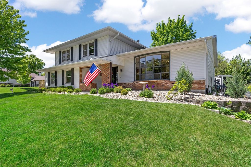 6917 Chelsea Drive NE, Cedar Rapids, IA 52402
