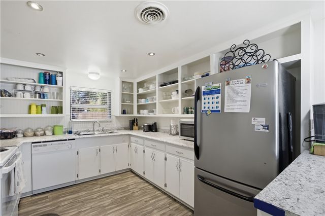 1321 Jenkins St, Rockport, TX 78382