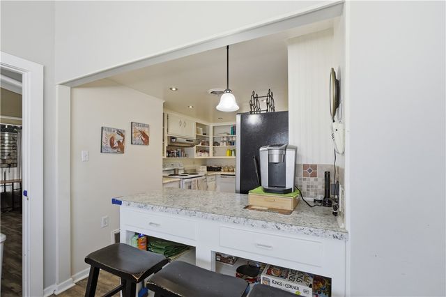 1321 Jenkins St, Rockport, TX 78382