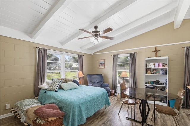 1321 Jenkins St, Rockport, TX 78382