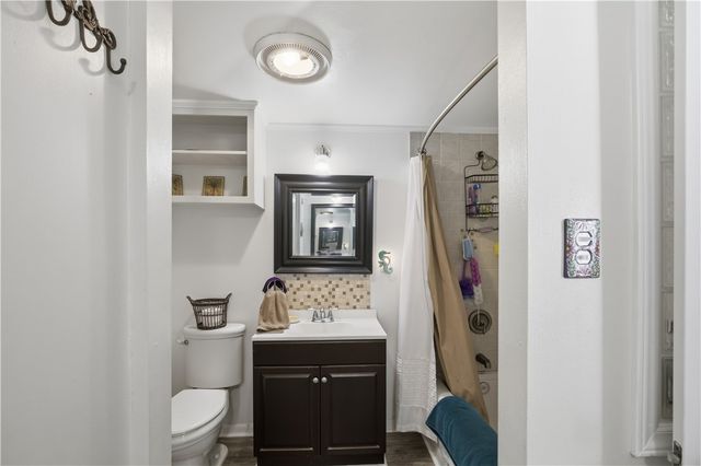 1321 Jenkins St, Rockport, TX 78382