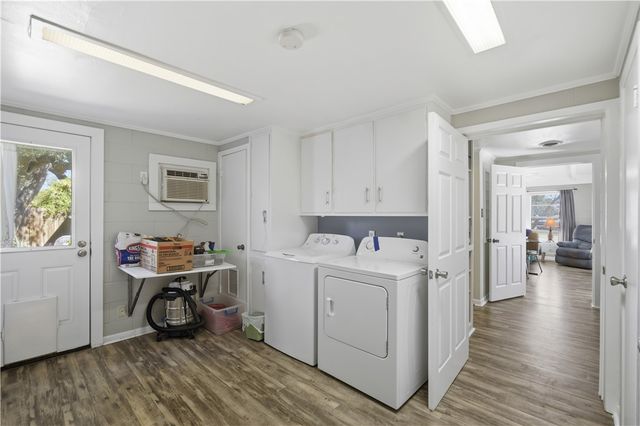 1321 Jenkins St, Rockport, TX 78382