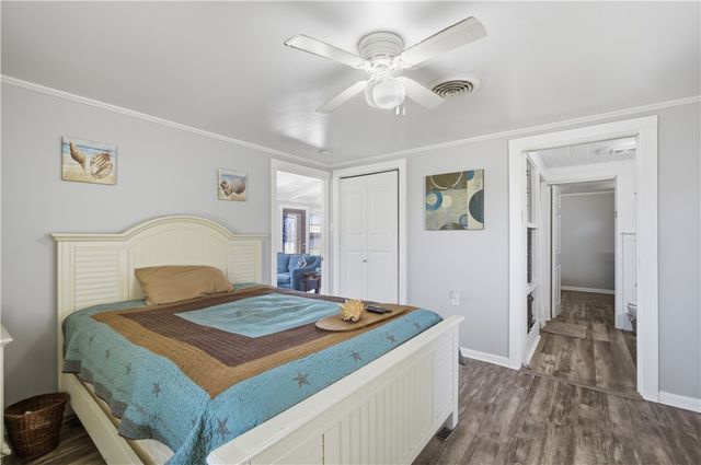 1321 Jenkins St, Rockport, TX 78382