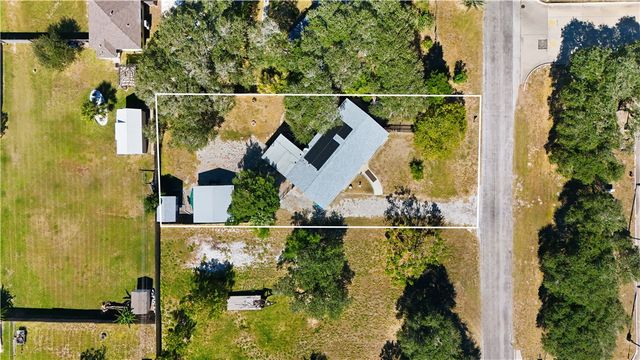 1321 Jenkins St, Rockport, TX 78382