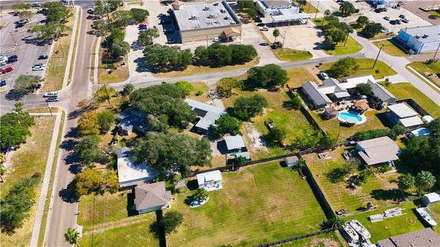 1321 Jenkins St, Rockport, TX 78382