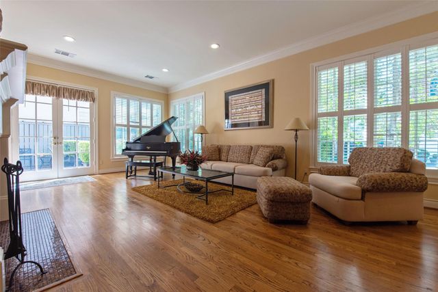 2211 Augusta Drive 25, Houston, TX 77057