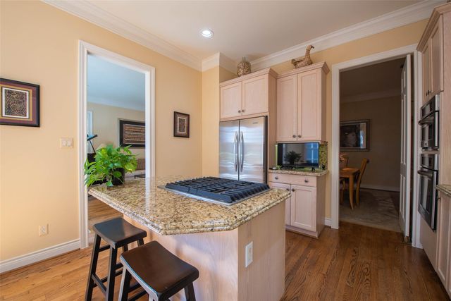 2211 Augusta Drive 25, Houston, TX 77057