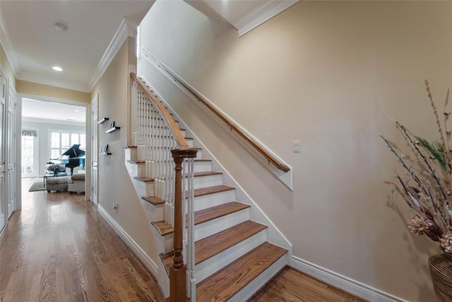 2211 Augusta Drive 25, Houston, TX 77057