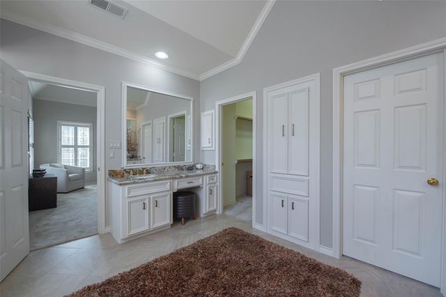 2211 Augusta Drive 25, Houston, TX 77057