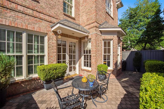 2211 Augusta Drive 25, Houston, TX 77057