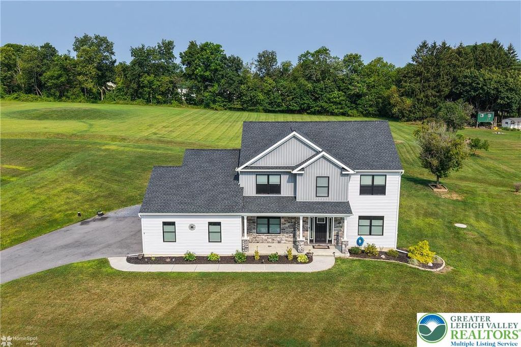 771 Emerald Valley Lane, Washington Twp, PA 18013