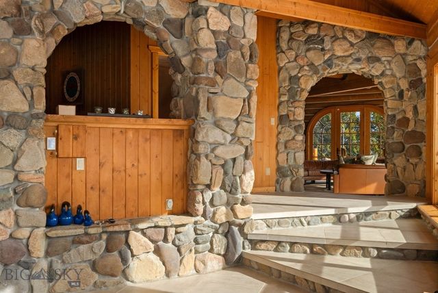 707 Crown Butte Road, Big Sky, MT 59716