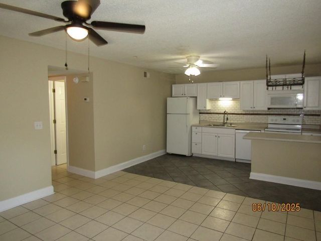 4150 Horseshoe Rd N Apt 17, Little River, SC 29566