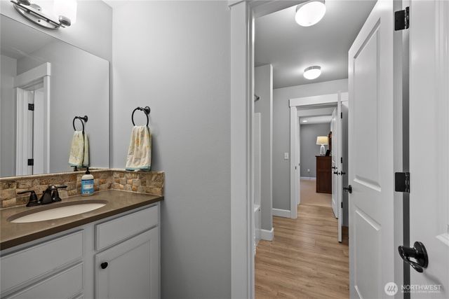 9150 Burlingame Court NE, Bainbridge Island, WA 98110