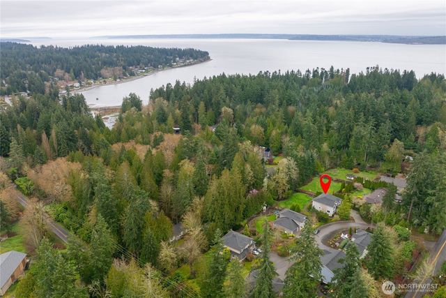 9150 Burlingame Court NE, Bainbridge Island, WA 98110