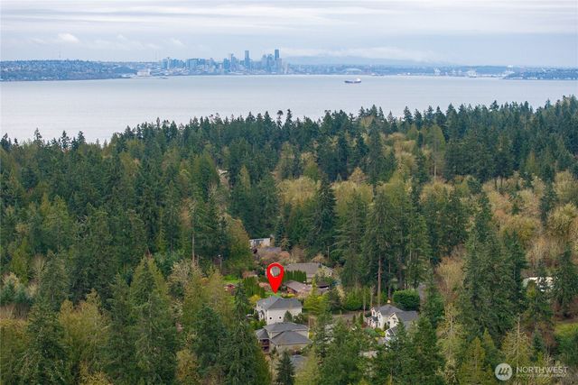 9150 Burlingame Court NE, Bainbridge Island, WA 98110