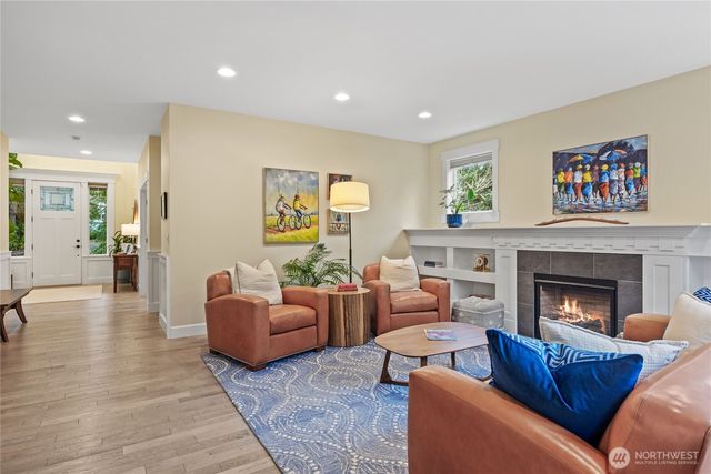 9150 Burlingame Court NE, Bainbridge Island, WA 98110