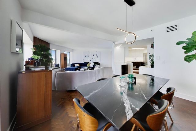 950 N Michigan Avenue 3103, Chicago, IL 60611