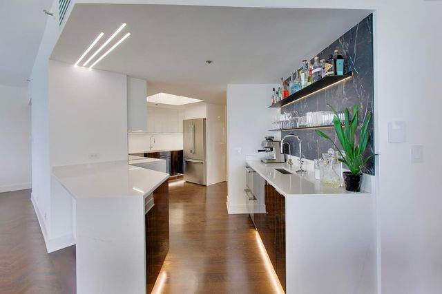950 N Michigan Avenue 3103, Chicago, IL 60611